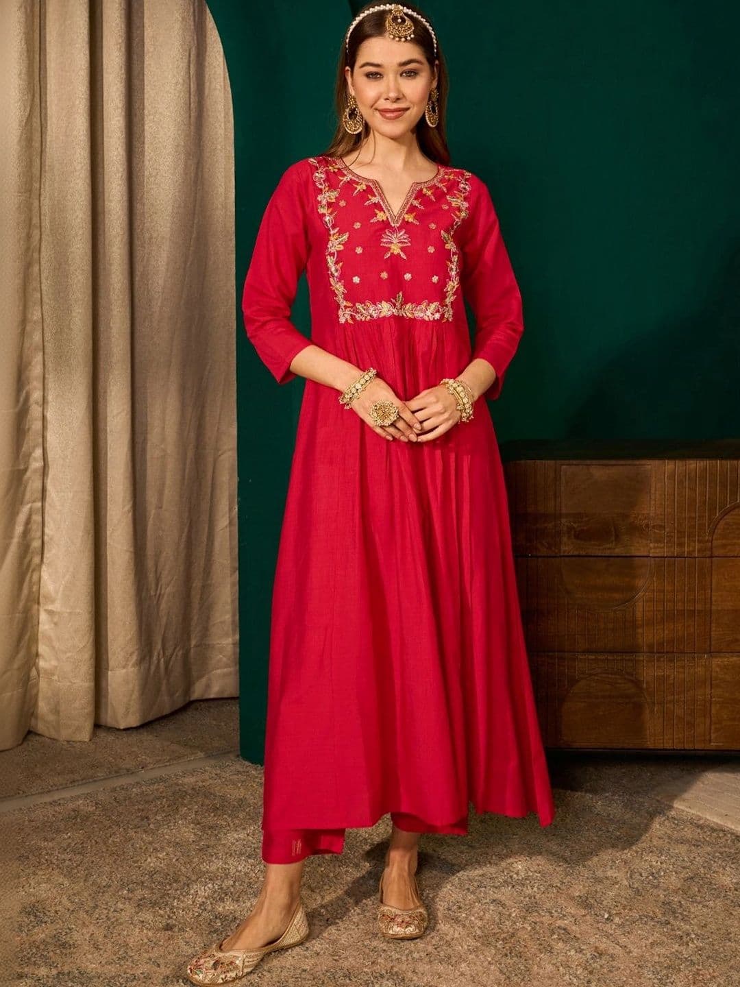 SMITSAREE Women Ethnic Motifs Embroidered Empire Thread Work Kurta with Trousers & With Dupatta thumbnail 2