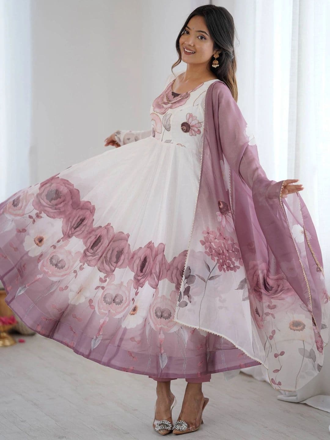 VASTRABELLA Women Floral Printed Empire Kurta with Trousers & With Dupatta thumbnail 3