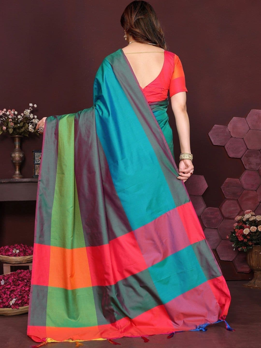 Owee Silk Cotton Designer Saree thumbnail 2