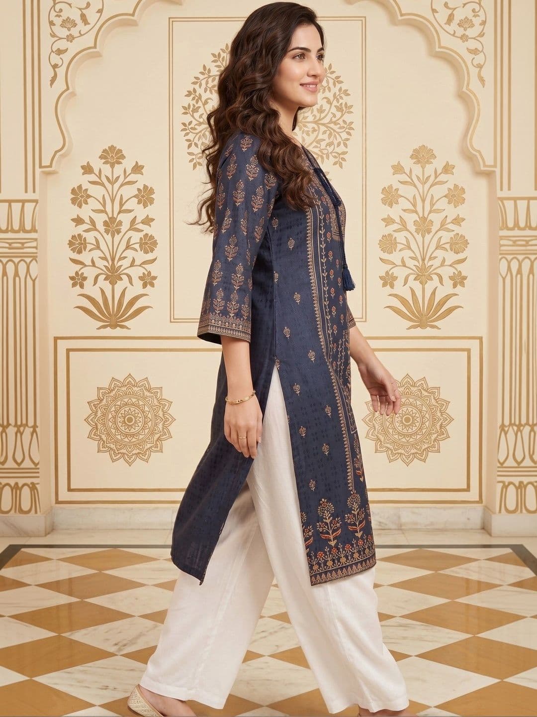 House of Pataudi Women Ethnic Motifs Printed Indie Prints Kurta thumbnail 3