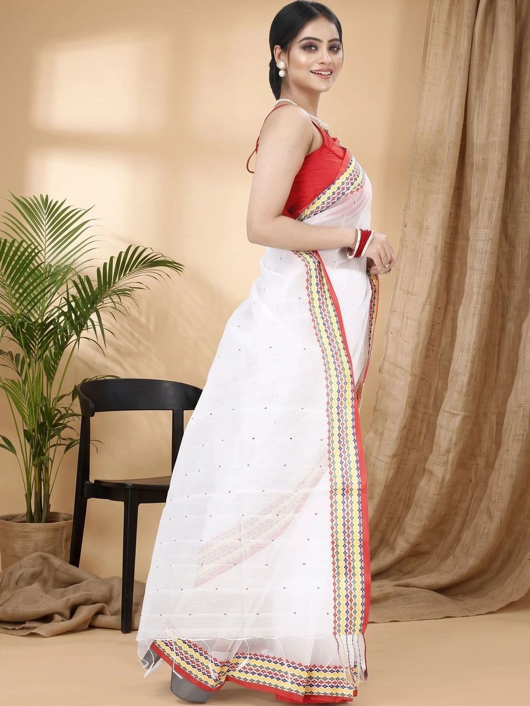 GitAsit Woven Design Embroidered Handloom Taant Saree thumbnail 3