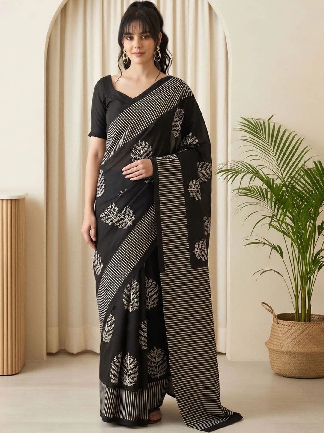 Saree mall Batik Silk Blend Designer Dabu Sarees - view 1