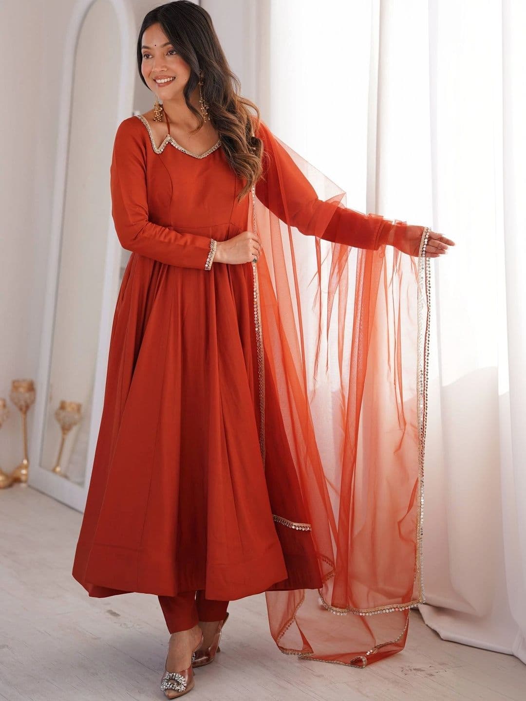 VASTRABELLA Women Regular Gotta Patti Chanderi Silk Kurta with Trousers & With Dupatta thumbnail 4