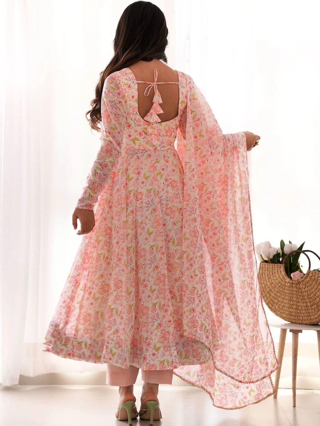 VASTRABELLA Women Floral Printed Regular Kurta with Trousers & With Dupatta thumbnail 5