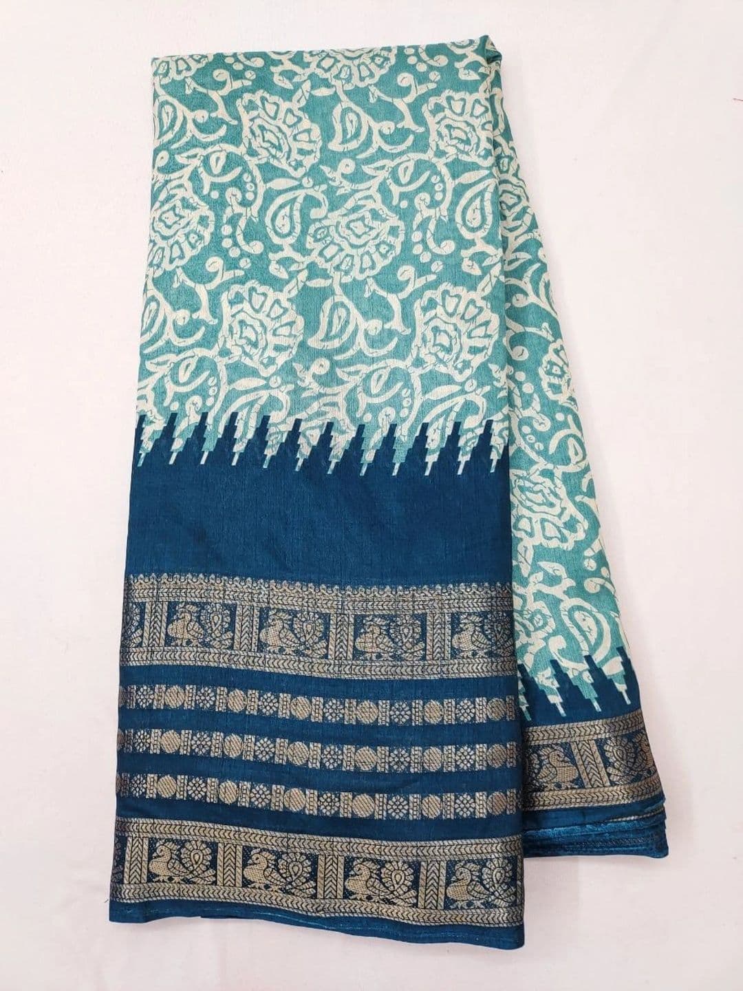 Owee Zari Silk Blend Designer Saree thumbnail 3