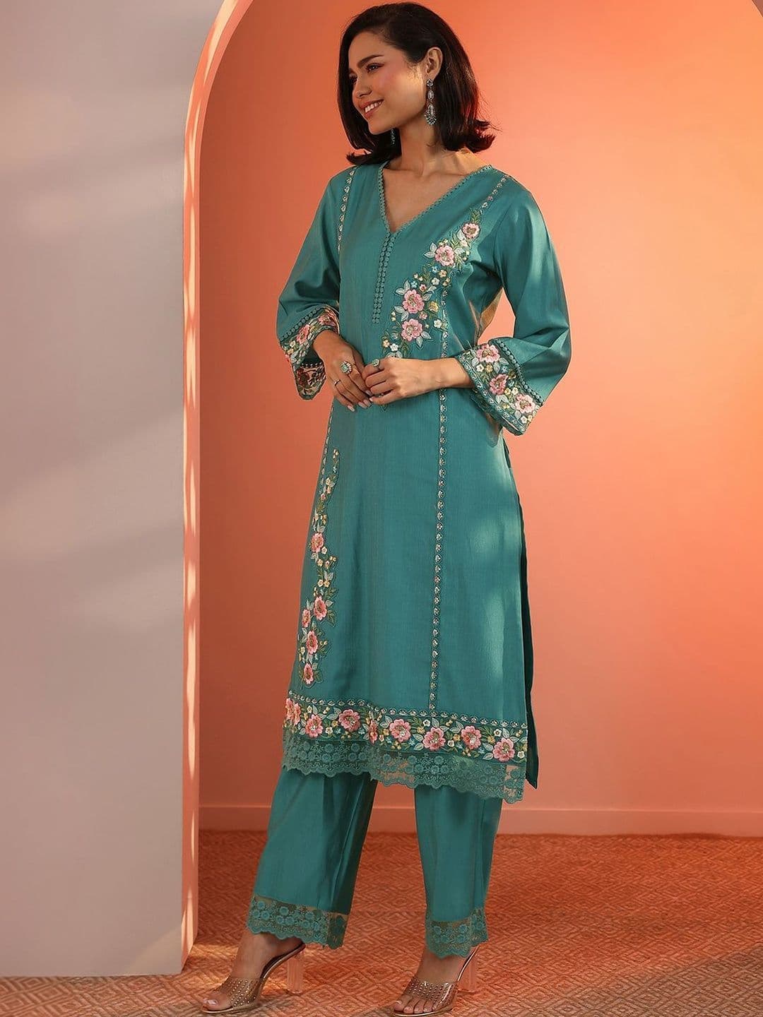 Libas Women Floral Embroidered Regular Kurta with Trousers & With Dupatta thumbnail 2