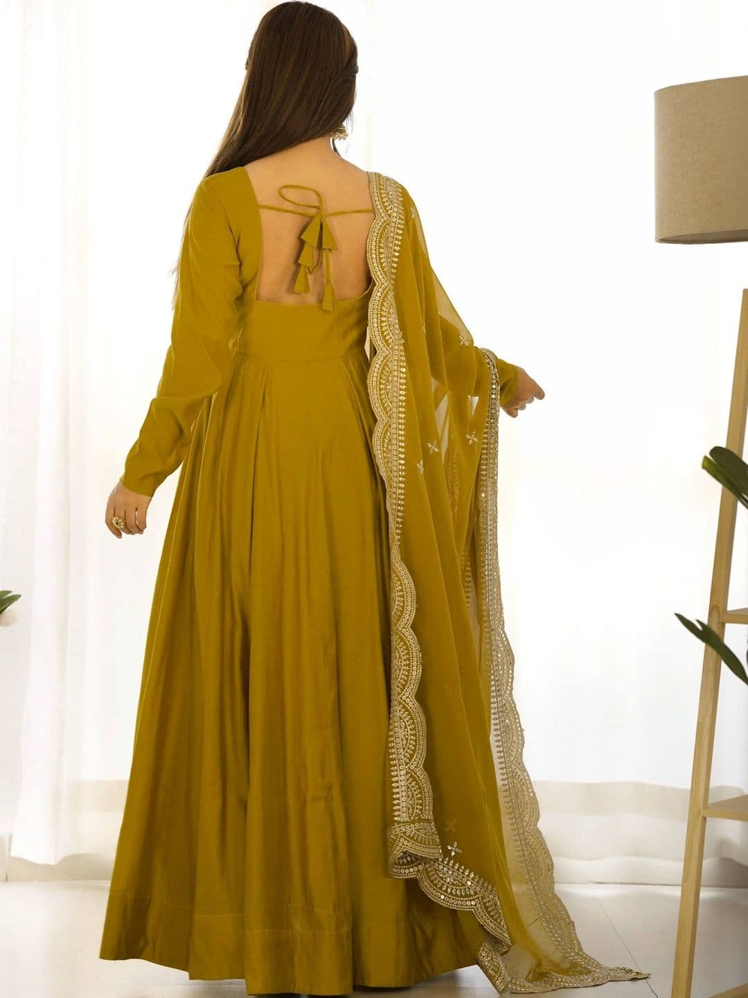 VASTRABELLA Women Regular Sequinned Chanderi Silk Kurta With Dupatta thumbnail 2