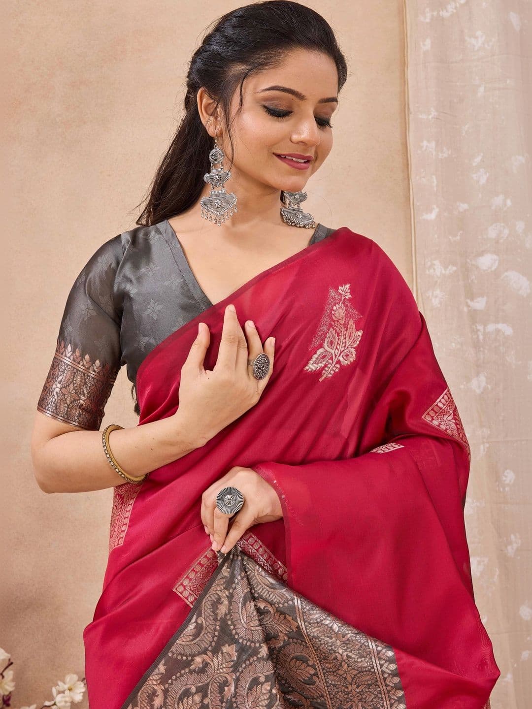 HERE&NOW Woven Design Zari Art Silk Saree thumbnail 4
