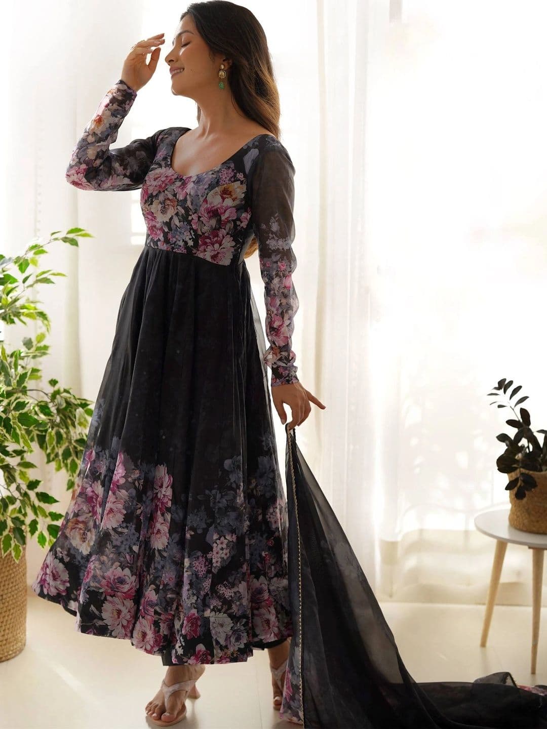 VASTRABELLA Women Floral Printed Empire Kurta with Trousers & With Dupatta thumbnail 2