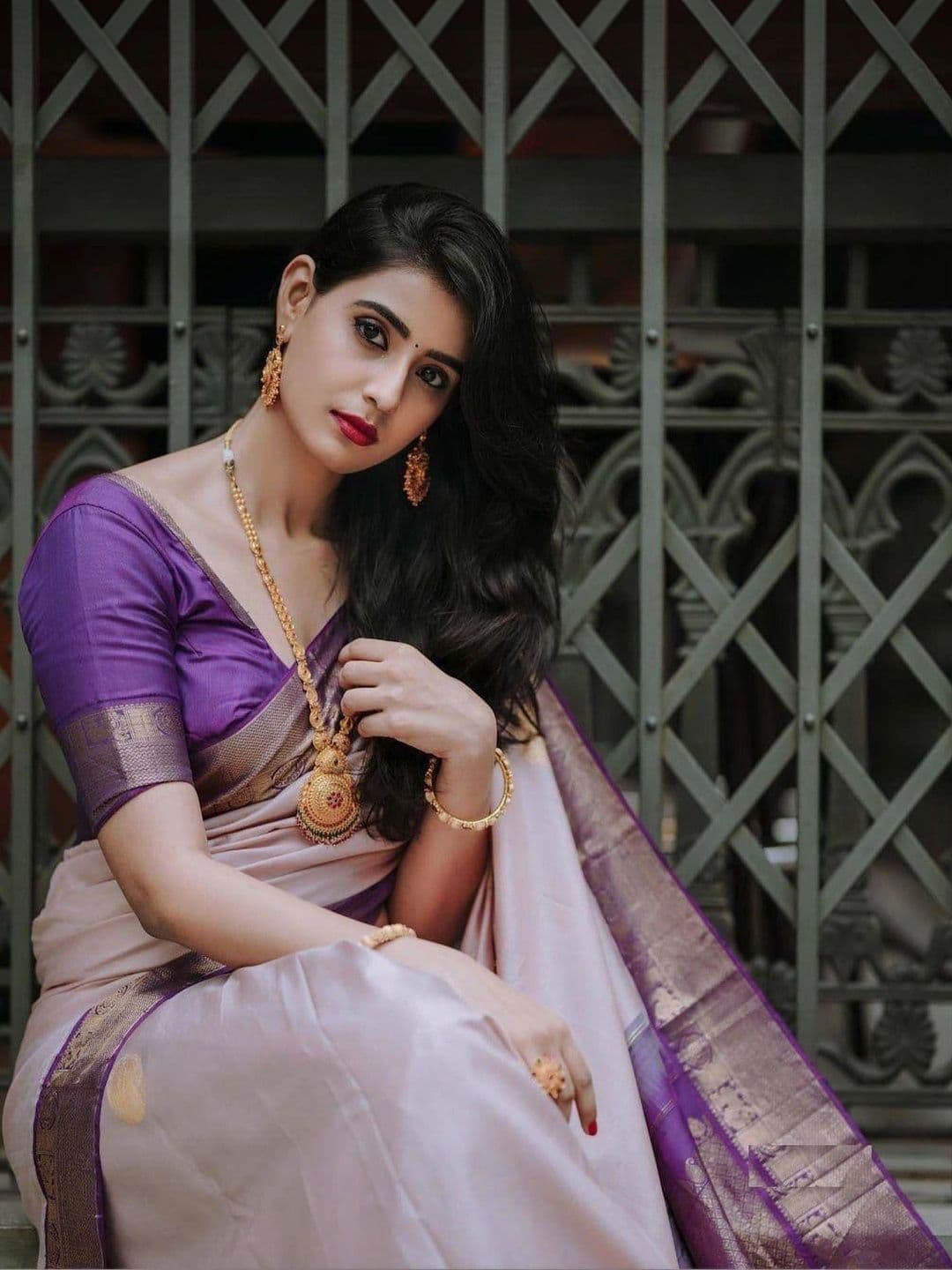 revika Woven Design Zari Art Silk Designer Kanjeevaram Saree thumbnail 3