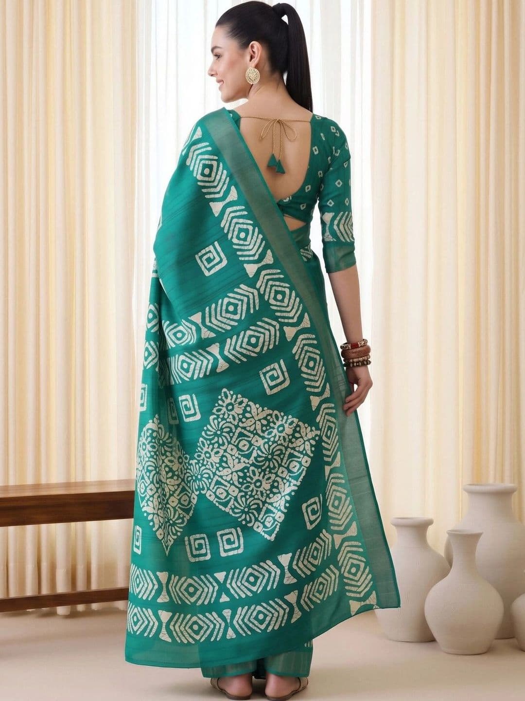 Saree mall Batik Silk Blend Designer Block Print Sarees thumbnail 7