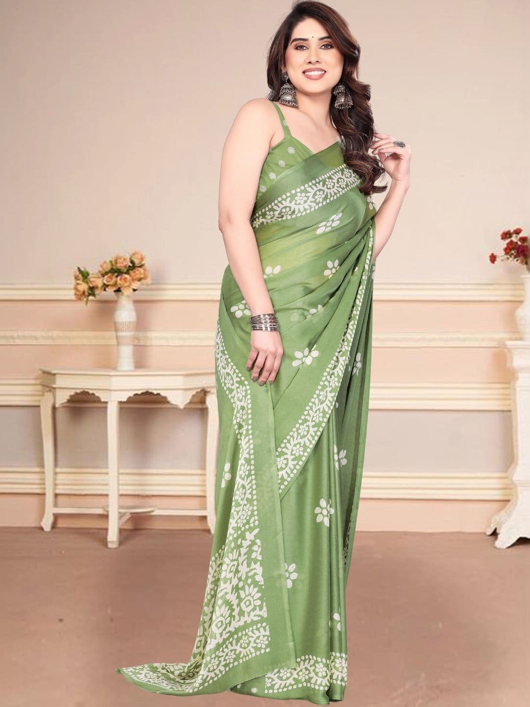 Owee Floral Pure Chiffon Designer Saree thumbnail 3