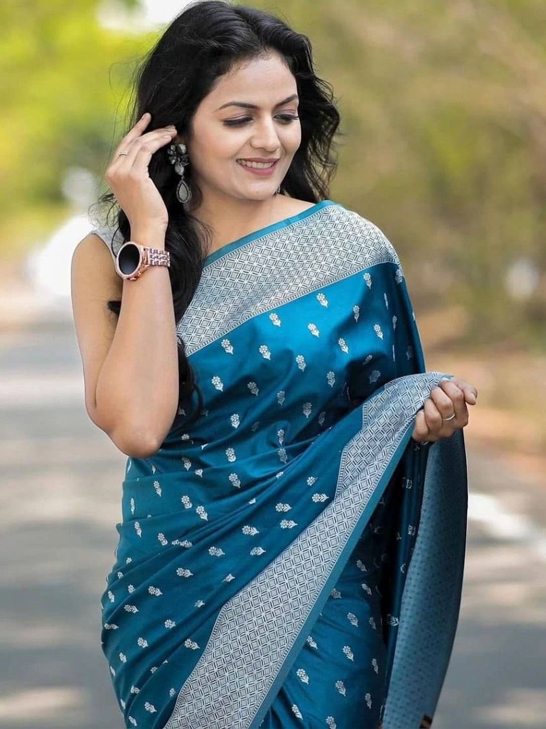 revika Woven Design Zari Art Silk Designer Kanjeevaram Saree thumbnail 3