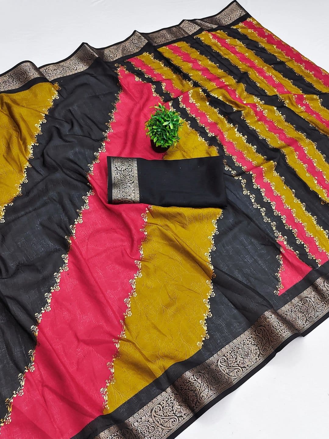 Owee Tie and Dye Zari Silk Blend Designer Saree thumbnail 2
