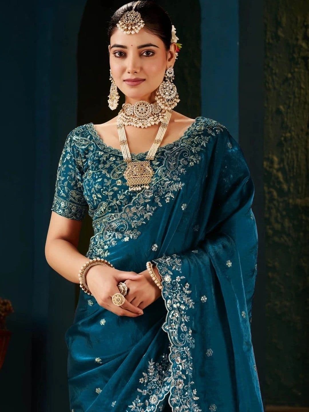 kantuba Floral Embroidered Art Silk Heavy Work Saree thumbnail 5