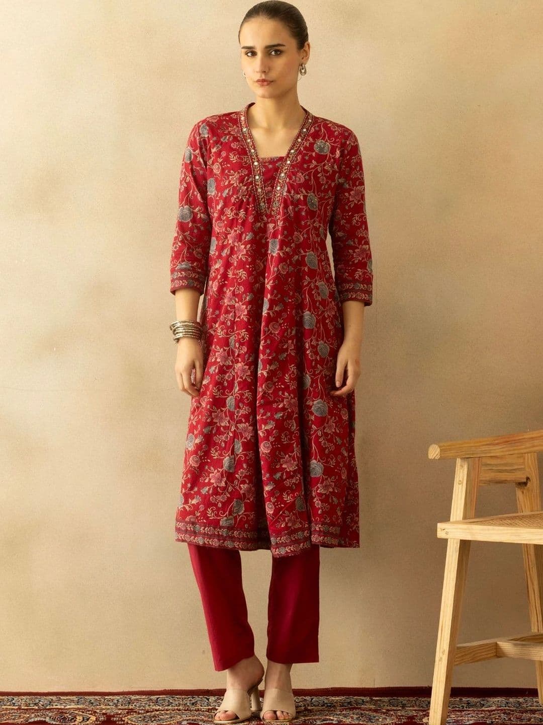 Sabhyata Women Floral Printed Empire Mirror Work Kurta with Trousers & With Dupatta thumbnail 2