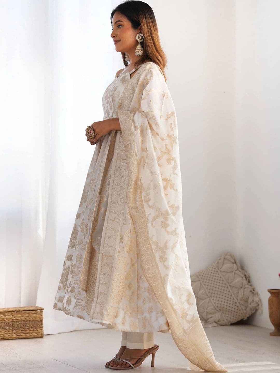VASTRABELLA Women Ethnic Motifs Empire Kurta with Trousers & With Dupatta thumbnail 6