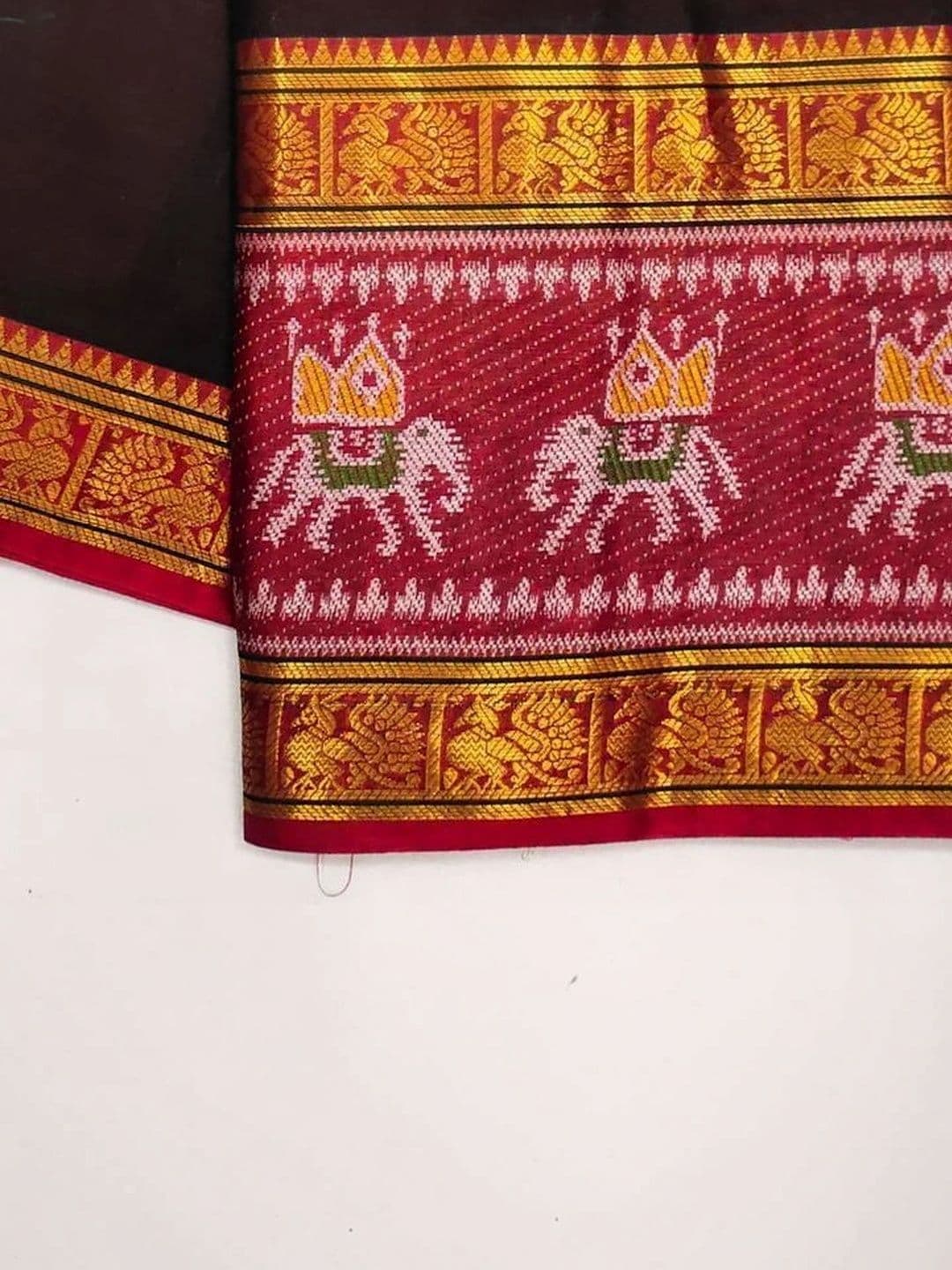 Owee Zari Silk Cotton Designer Narayan Peth Saree thumbnail 4