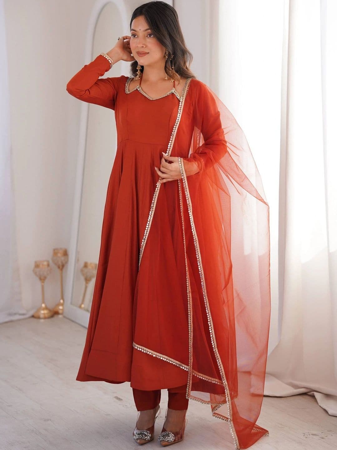 VASTRABELLA Women Regular Gotta Patti Chanderi Silk Kurta with Trousers & With Dupatta thumbnail 3