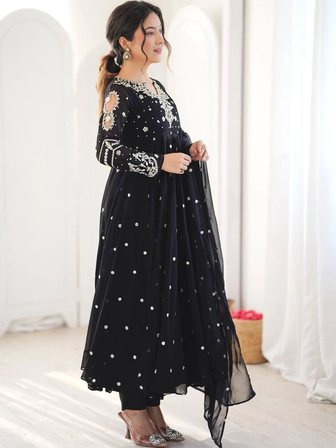 VASTRABELLA Women Ethnic Motifs Embroidered Empire Sequinned Silk Georgette Kurta with Trousers & With thumbnail 6