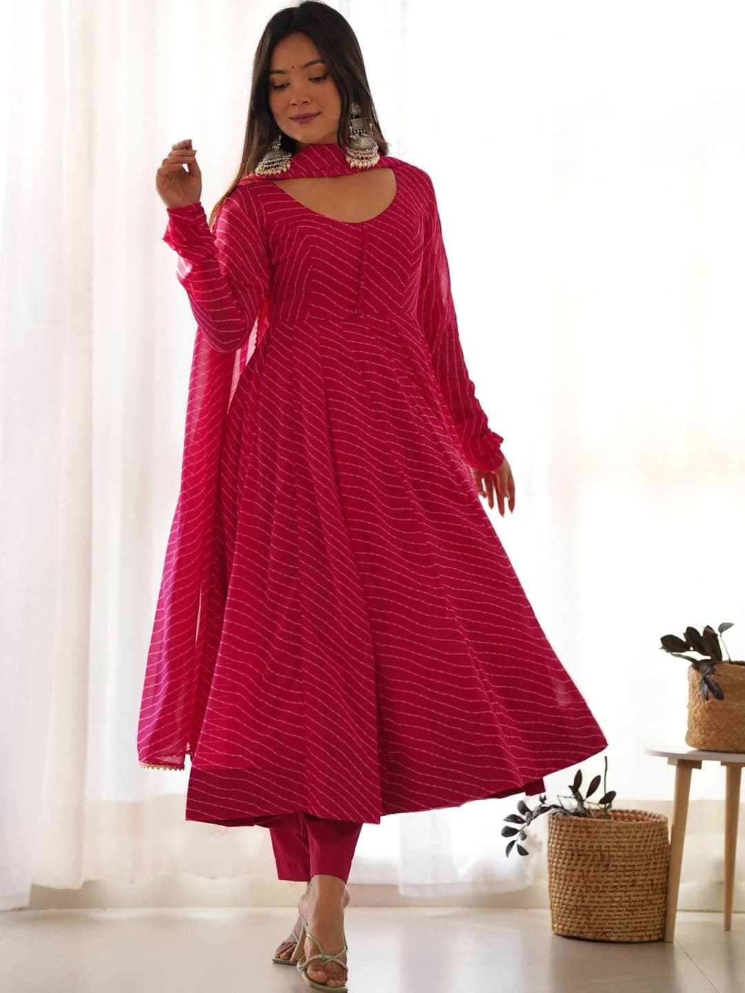 VASTRABELLA Women Leheriya Printed Empire Kurta with Trousers & With Dupatta thumbnail 5