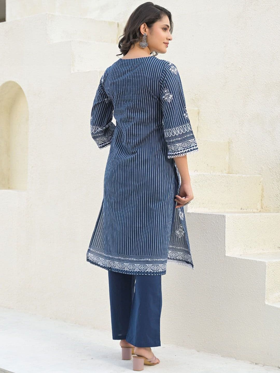 Varanga Women Printed Regular Pure Cotton Kurta And Trousers With Dupatta thumbnail 5