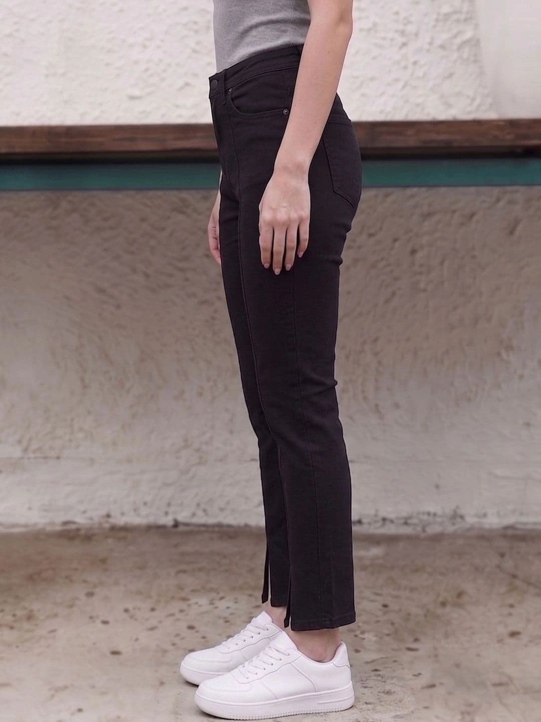 Style Quotient Women Classic High-Rise Stretchable Jeans thumbnail 4