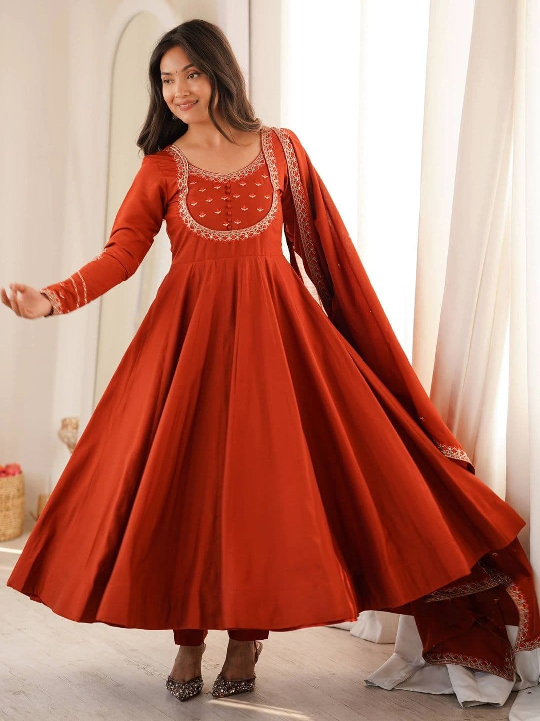 VASTRABELLA Women Ethnic Motifs Embroidered Empire Thread Work Kurta with Trousers & With Dupatta thumbnail 3