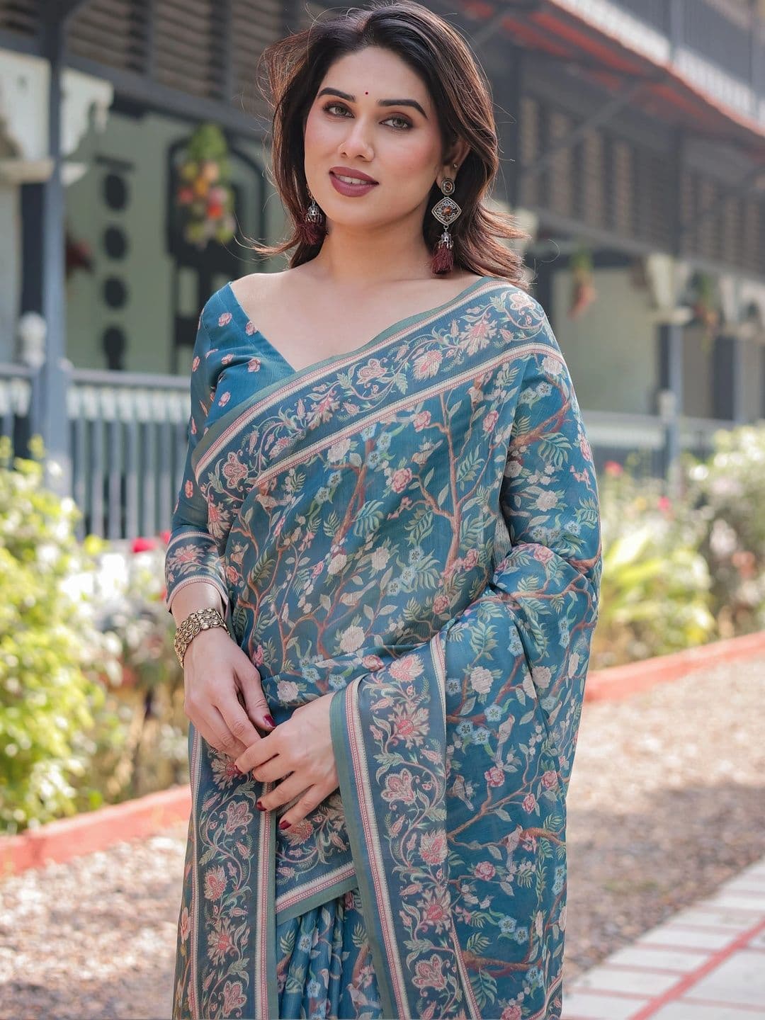 Suha Floral Art Silk Saree thumbnail 5
