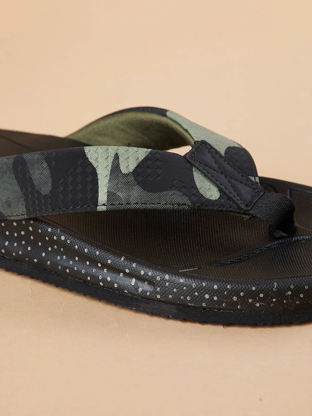 Forca by Lifestyle Men Printed Thong Flip-Flops thumbnail 7