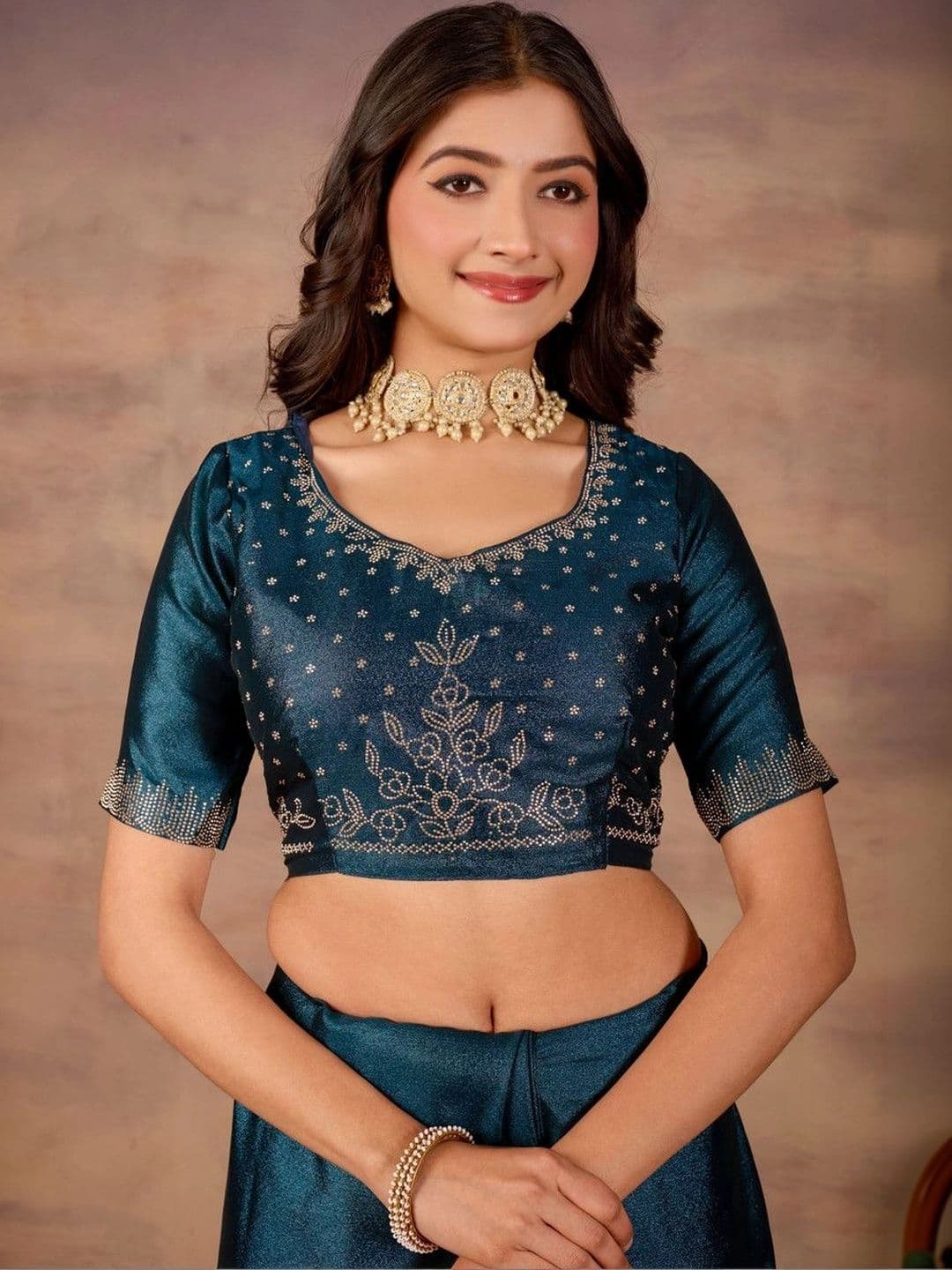 Looootnest Embroidered Pure Georgette Saree thumbnail 3