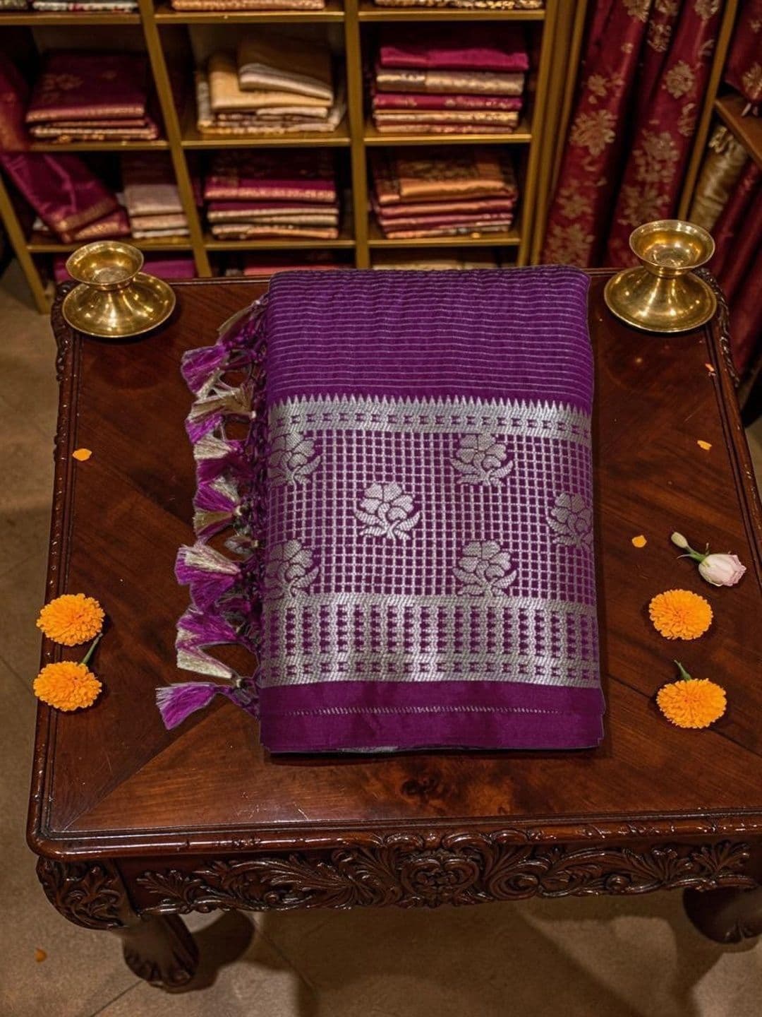 Weaversland Checked Zari Art Silk Designer Banarasi Saree thumbnail 6