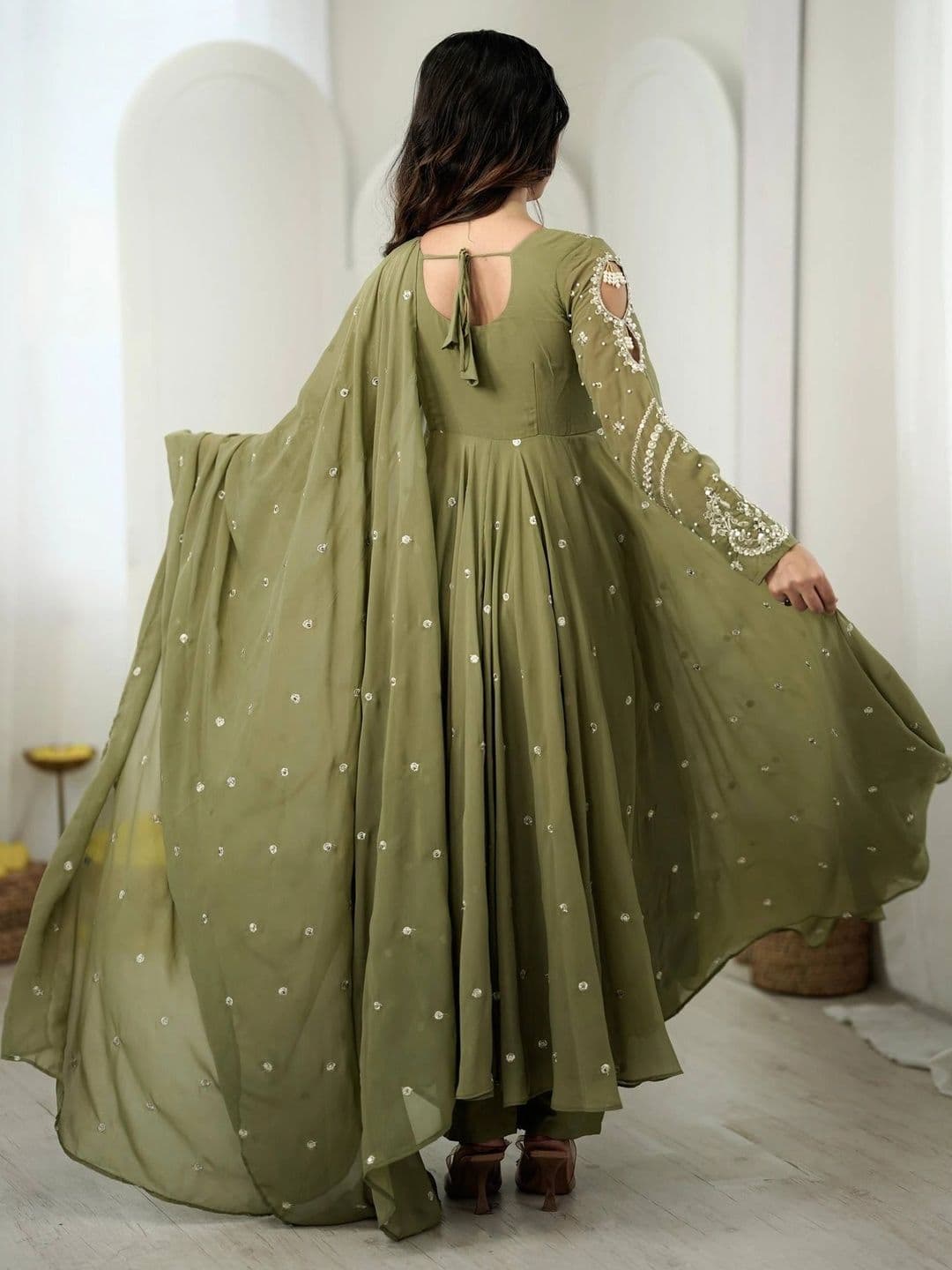 VASTRABELLA Women Ethnic Motifs Embroidered Empire Sequinned Silk Georgette Kurta with Trousers & With thumbnail 4