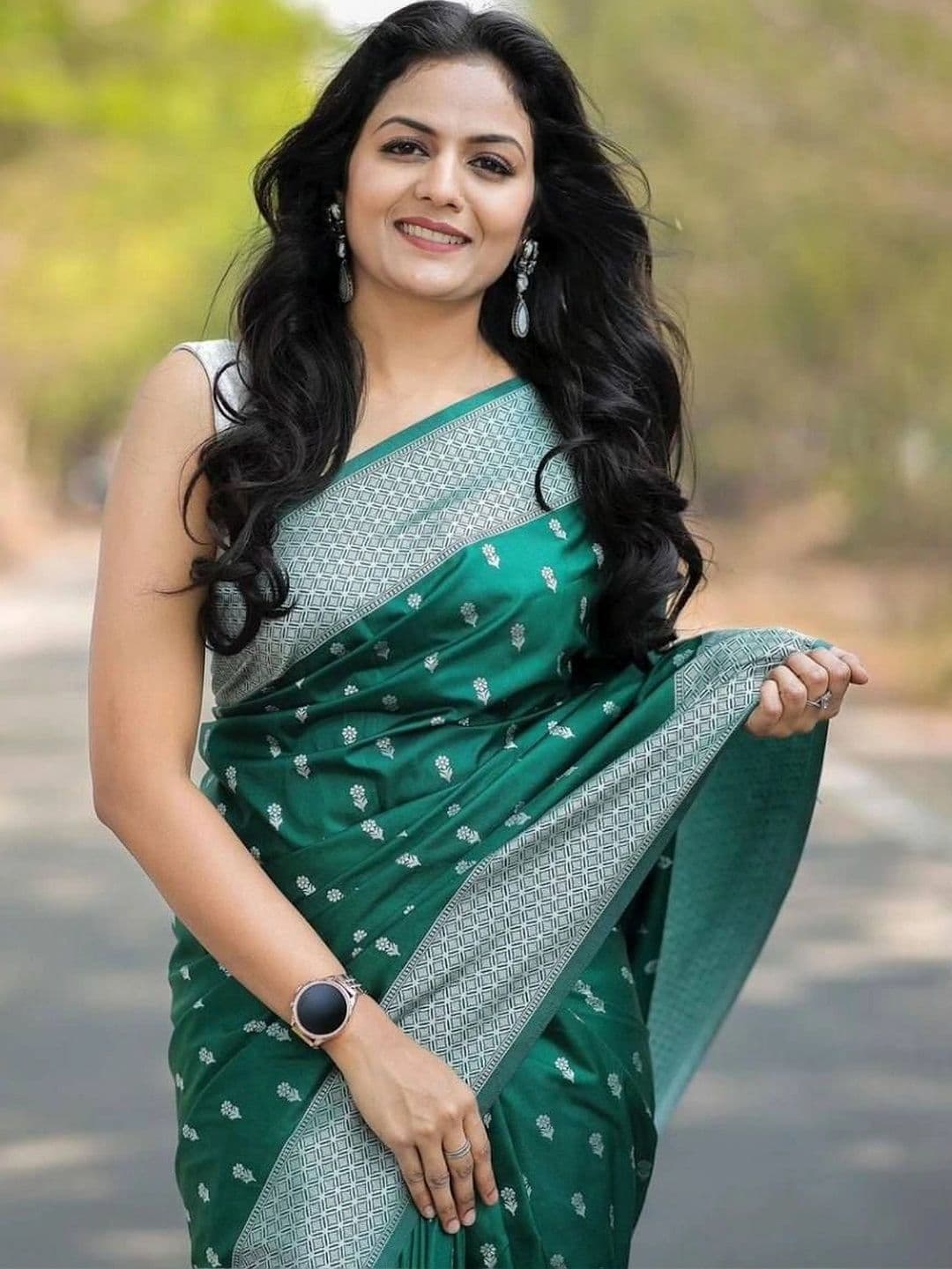 revika Woven Design Zari Art Silk Designer Kanjeevaram Saree thumbnail 2
