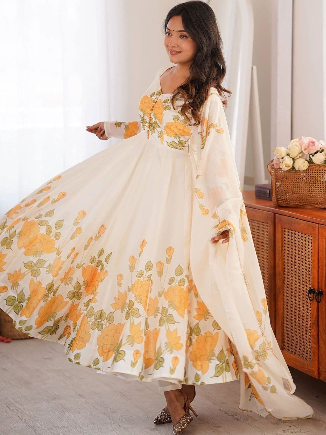 VASTRABELLA Women Floral Printed Empire Kurta with Churidar & With Dupatta thumbnail 3