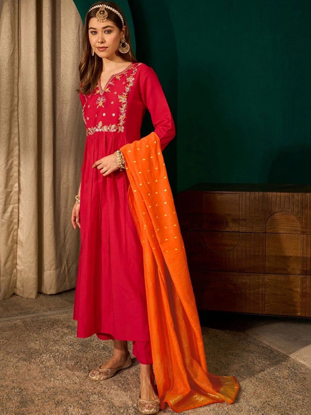 SMITSAREE Women Ethnic Motifs Embroidered Empire Thread Work Kurta with Trousers & With Dupatta thumbnail 7