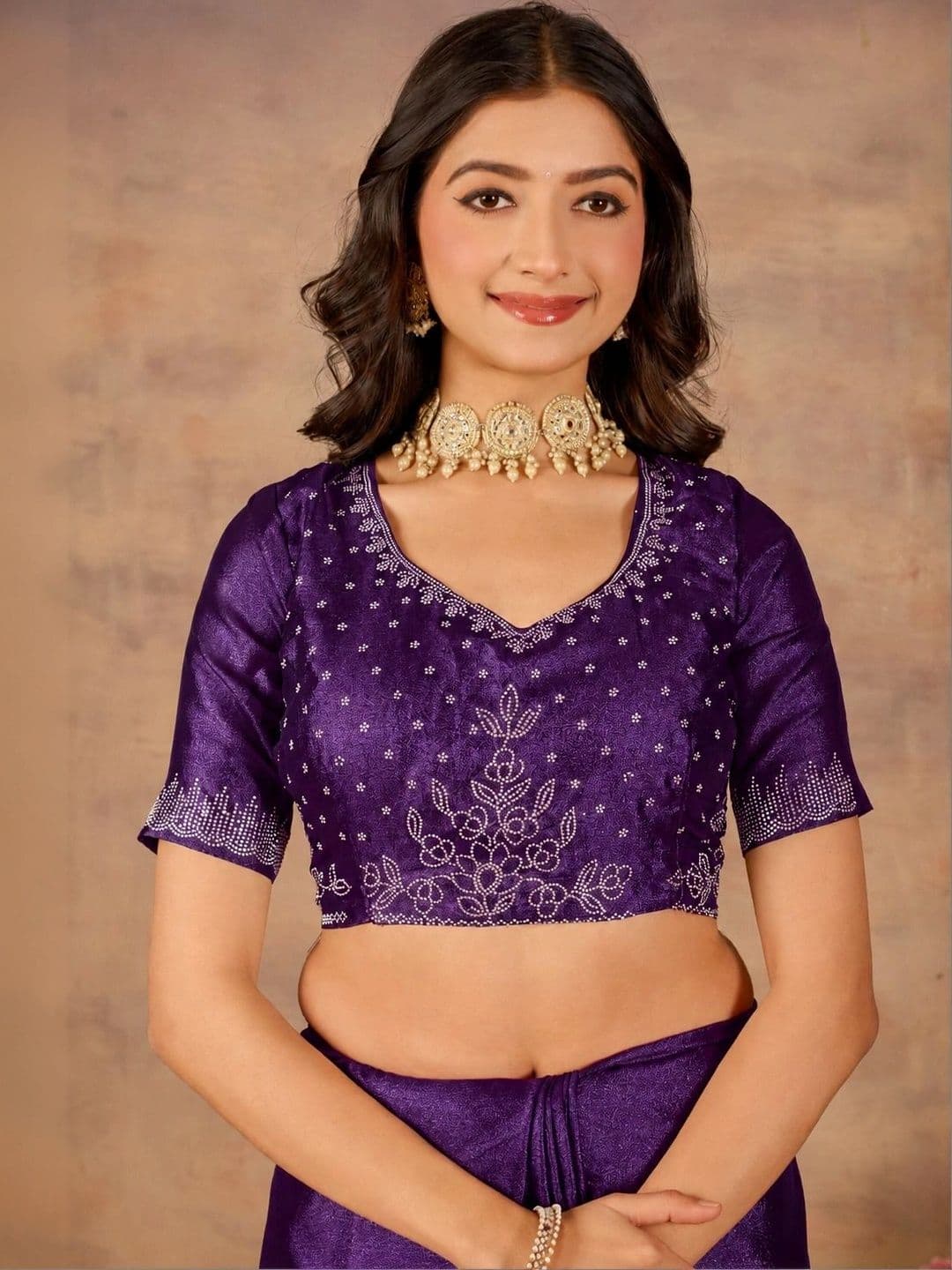 Looootnest Floral Embroidered Pure Georgette Saree thumbnail 3