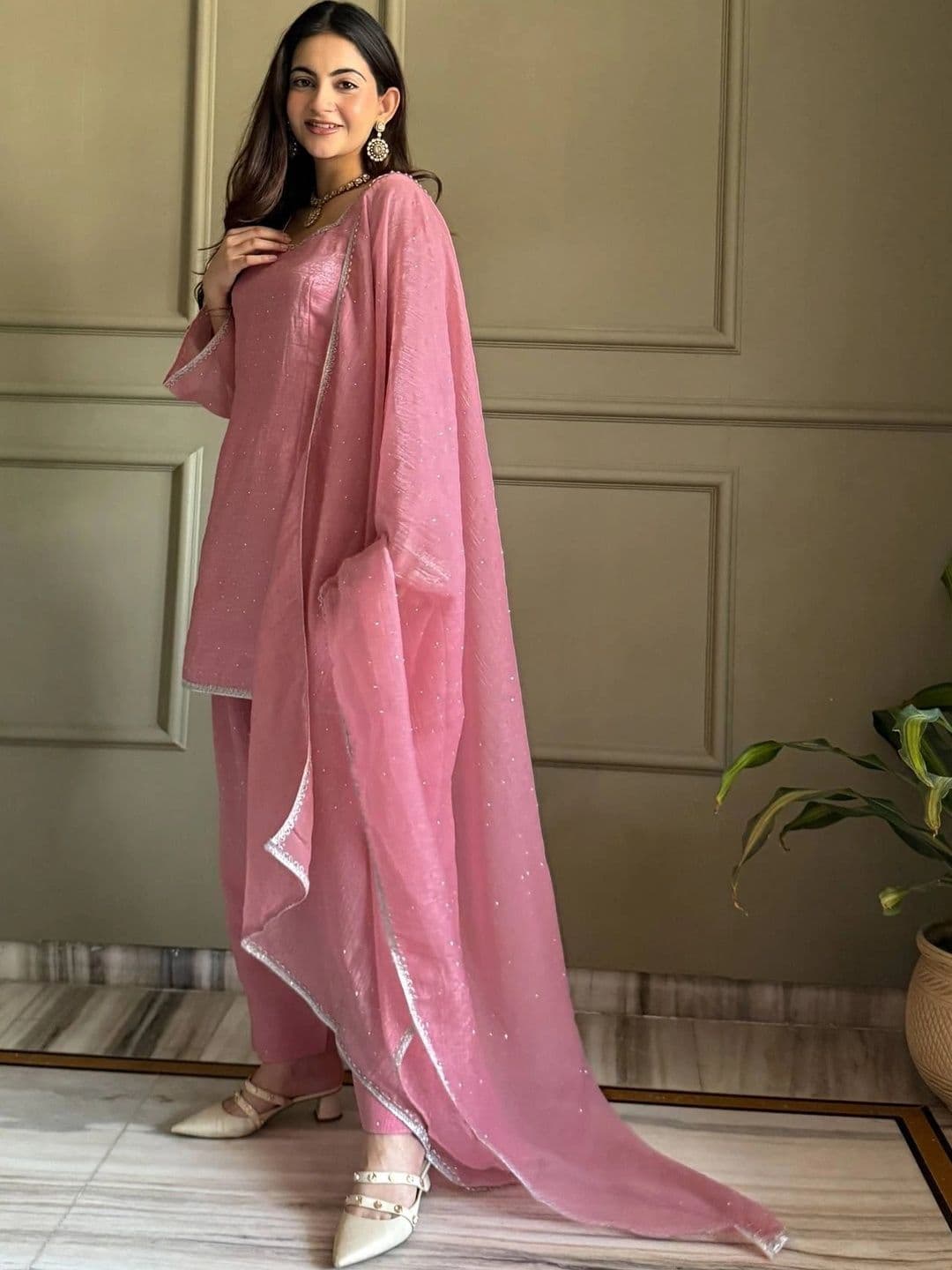 VASTRABELLA Women Regular Kurta with Patiala & With Dupatta thumbnail 4