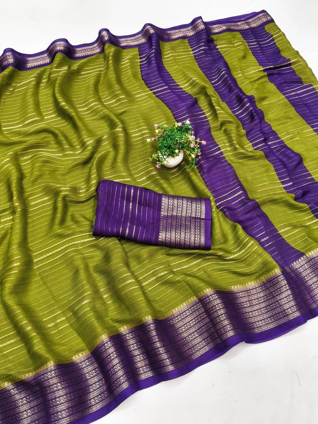 Owee Striped Zari Silk Blend Designer Saree thumbnail 2