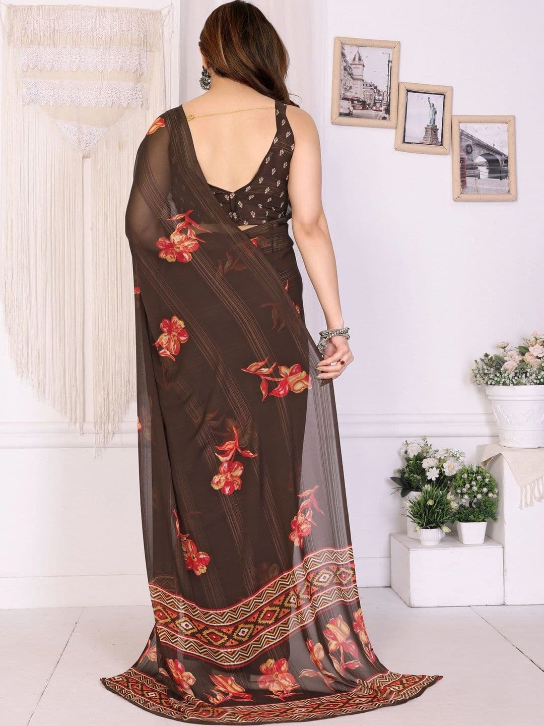 Owee Floral Zari Pure Chiffon Designer Saree thumbnail 2