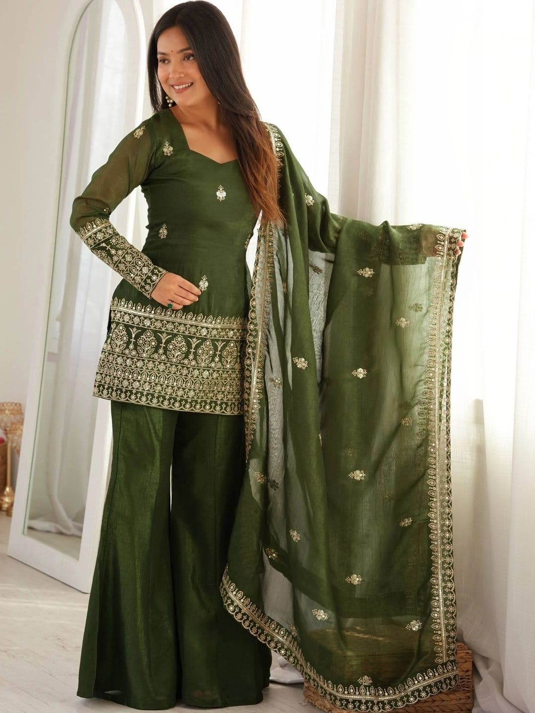 VASTRABELLA Women Ethnic Motifs Embroidered Regular Sequinned Kurta with Palazzos & With Dupatta thumbnail 4