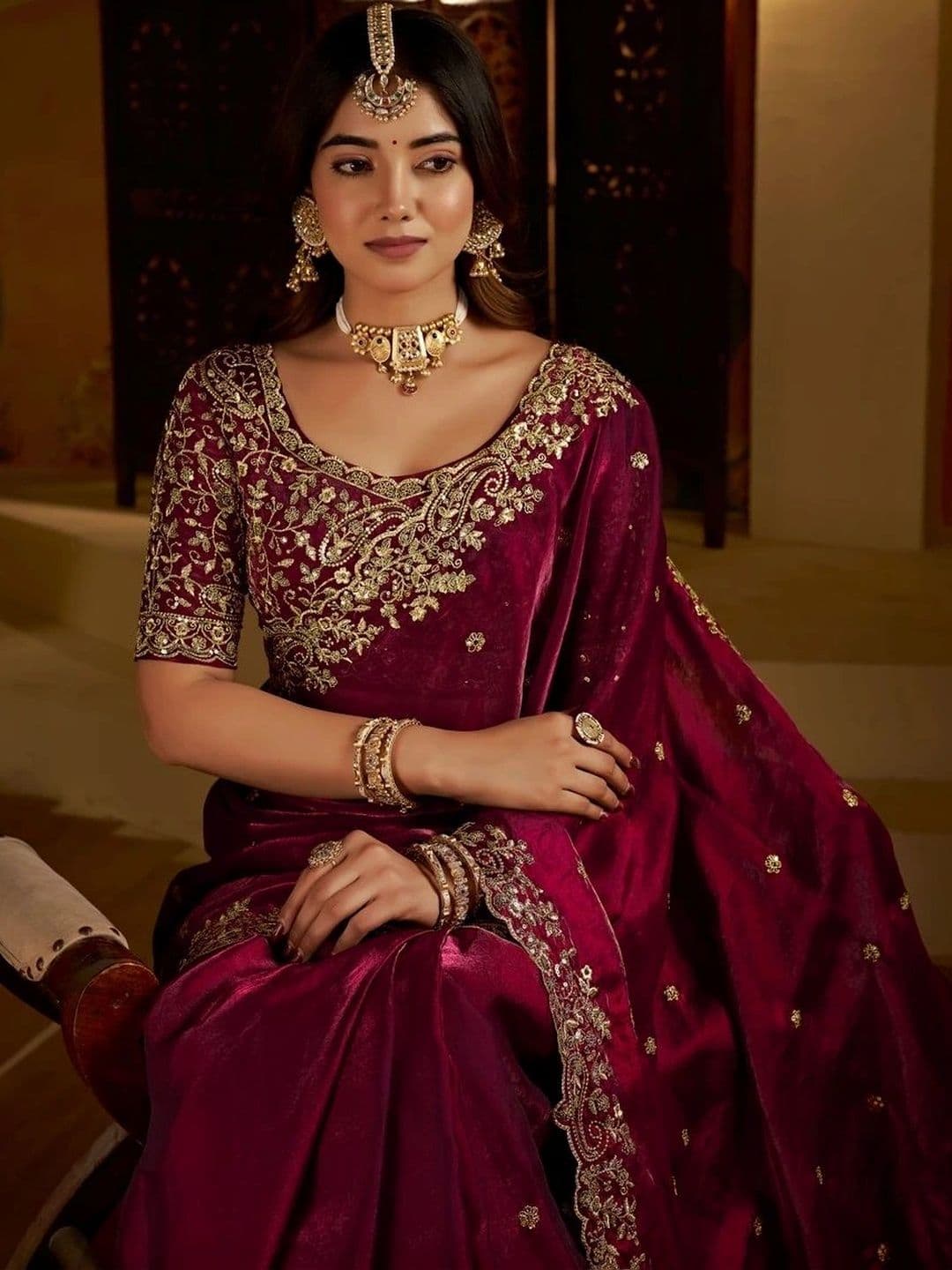 kantuba Floral Embroidered Art Silk Heavy Work Saree thumbnail 3