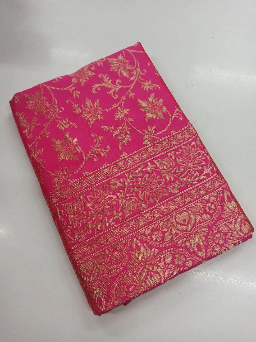 Milvia Woven Design Zari Silk Blend Designer Banarasi Saree thumbnail 4