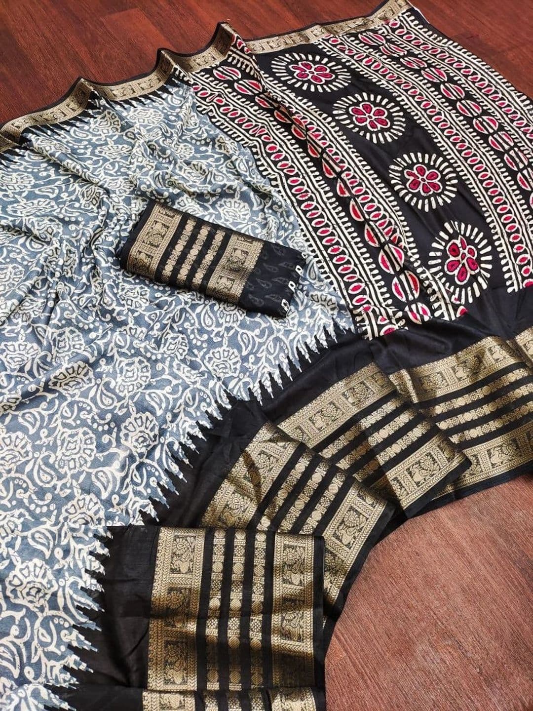 Owee Zari Silk Blend Designer Saree thumbnail 2