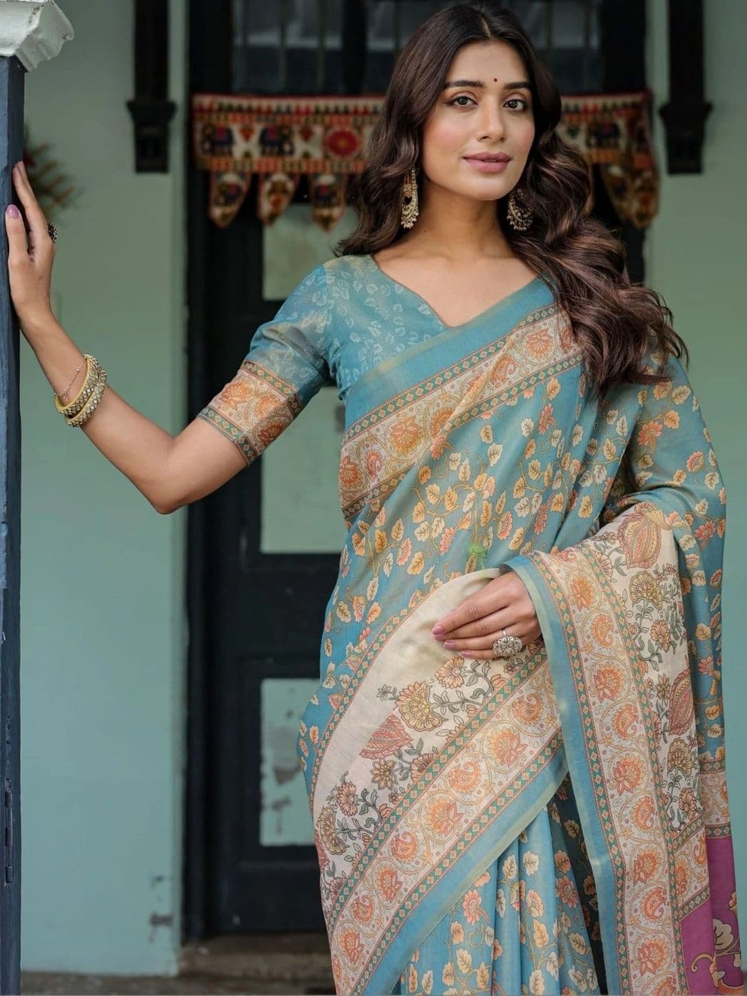 HOUSE OF PRANSHI Kalamkari Linen Blend Jamdani Saree thumbnail 3