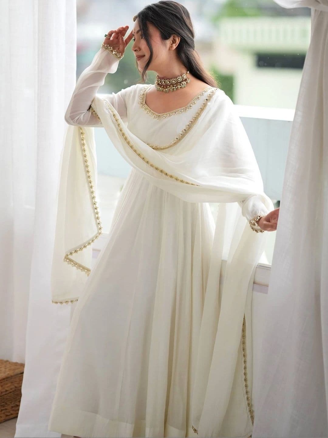 VASTRABELLA Women Regular Gotta Patti Chanderi Silk Kurta with Trousers & With Dupatta thumbnail 7