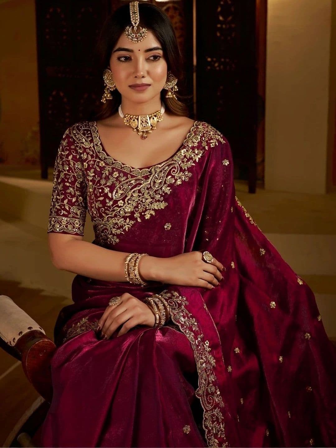 kantuba Floral Embroidered Art Silk Heavy Work Saree thumbnail 7