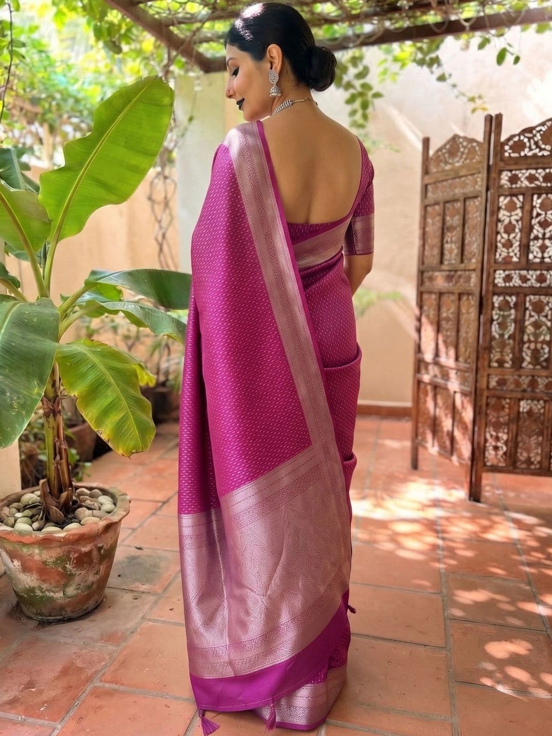 VILLE FASHION Woven Design Zari Art Silk Kanjeevaram Saree thumbnail 2