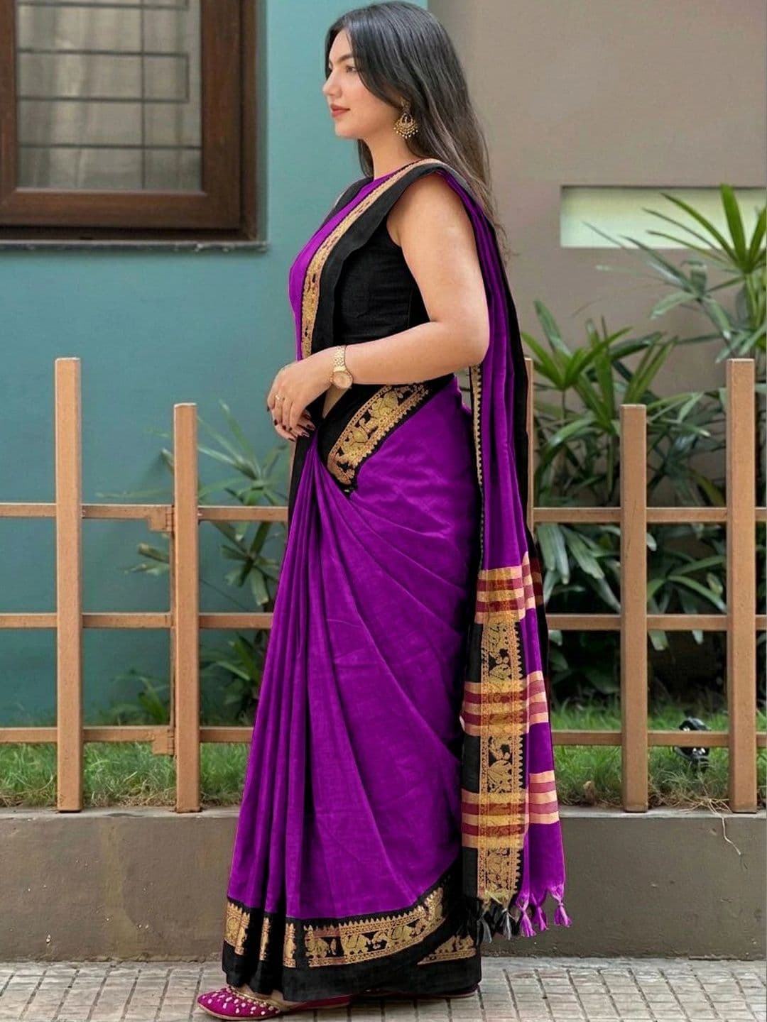 KALINI Zari Silk Cotton Designer Gadwal Saree thumbnail 2