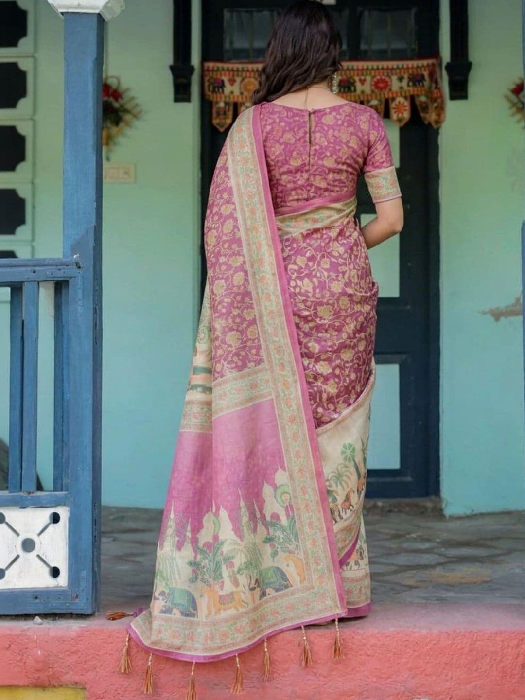 HOUSE OF PRANSHI Floral Printed Jamdani Saree thumbnail 2